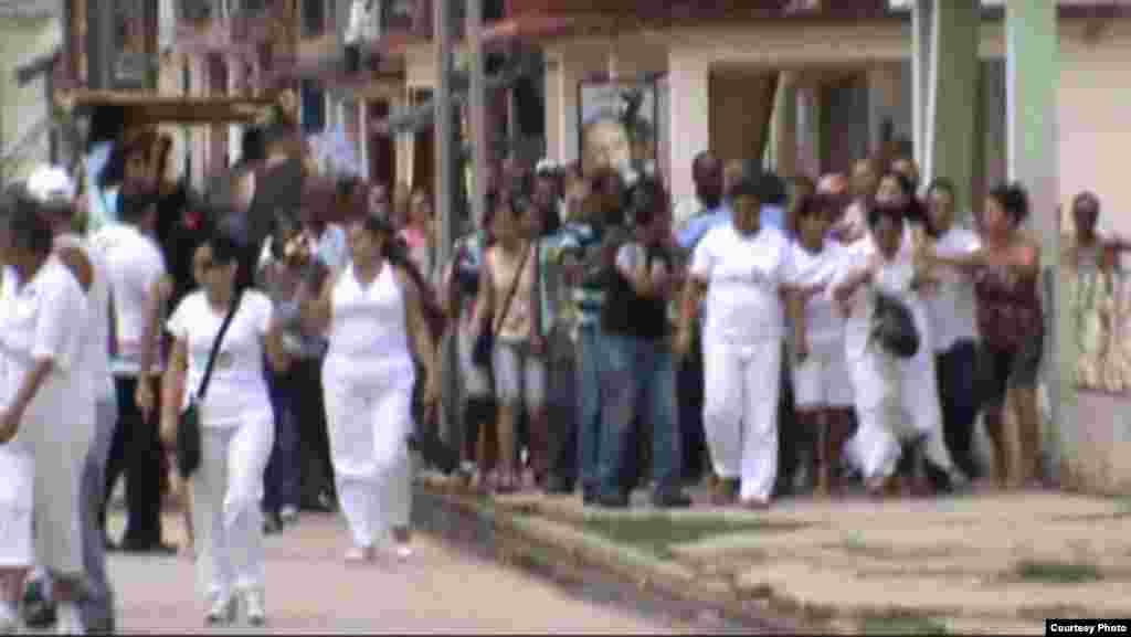 Damas de Blanco en Colón. Foto: @ivanlibre