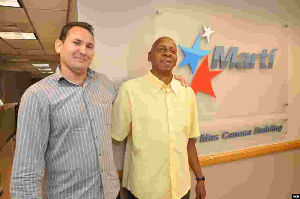 Guillermo Fari&ntilde;as visita los Mart&iacute; junto a Luis Enrique Ferrer. 